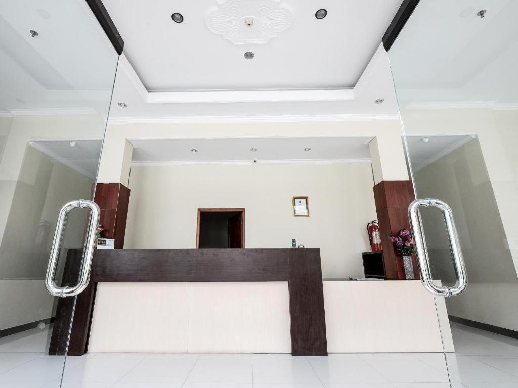 Malioboro Garden Hotel Джокякарта Екстериор снимка