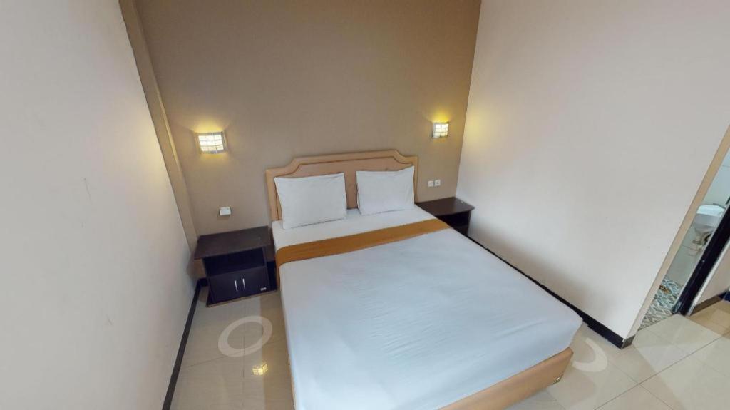 Malioboro Garden Hotel Джокякарта Екстериор снимка