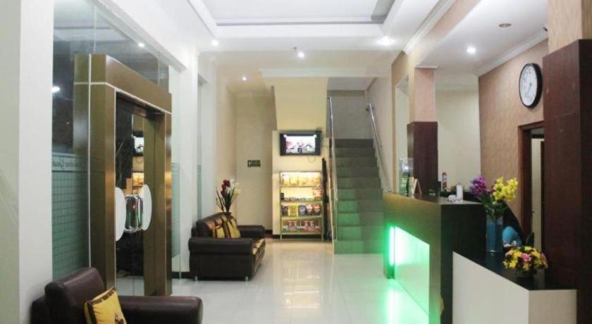 Malioboro Garden Hotel Джокякарта Екстериор снимка