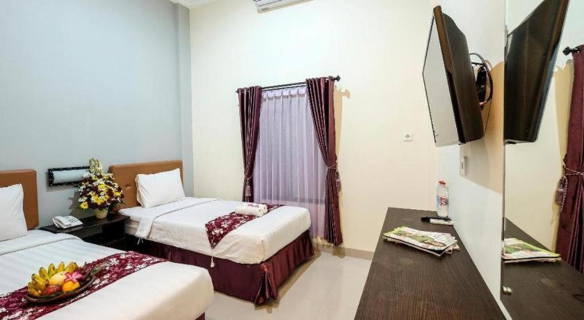 Malioboro Garden Hotel Джокякарта Екстериор снимка