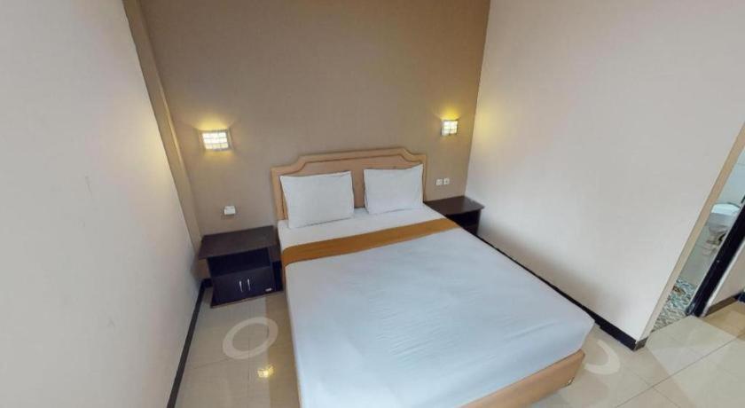 Malioboro Garden Hotel Джокякарта Екстериор снимка
