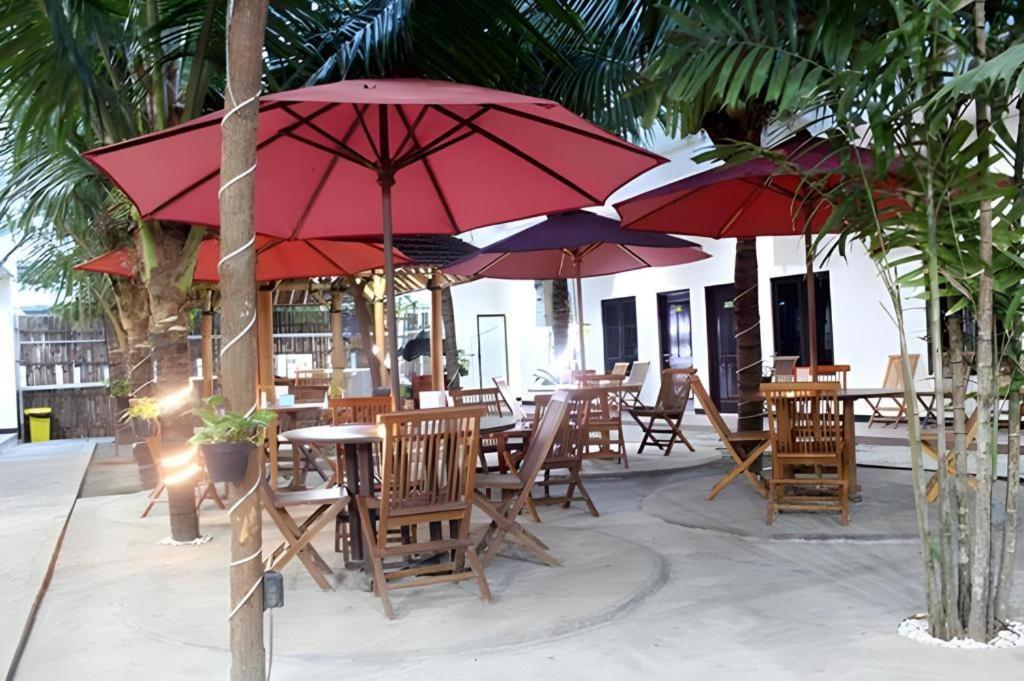 Malioboro Garden Hotel Джокякарта Екстериор снимка