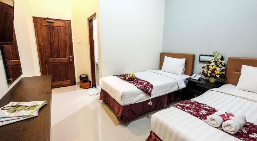 Malioboro Garden Hotel Джокякарта Екстериор снимка