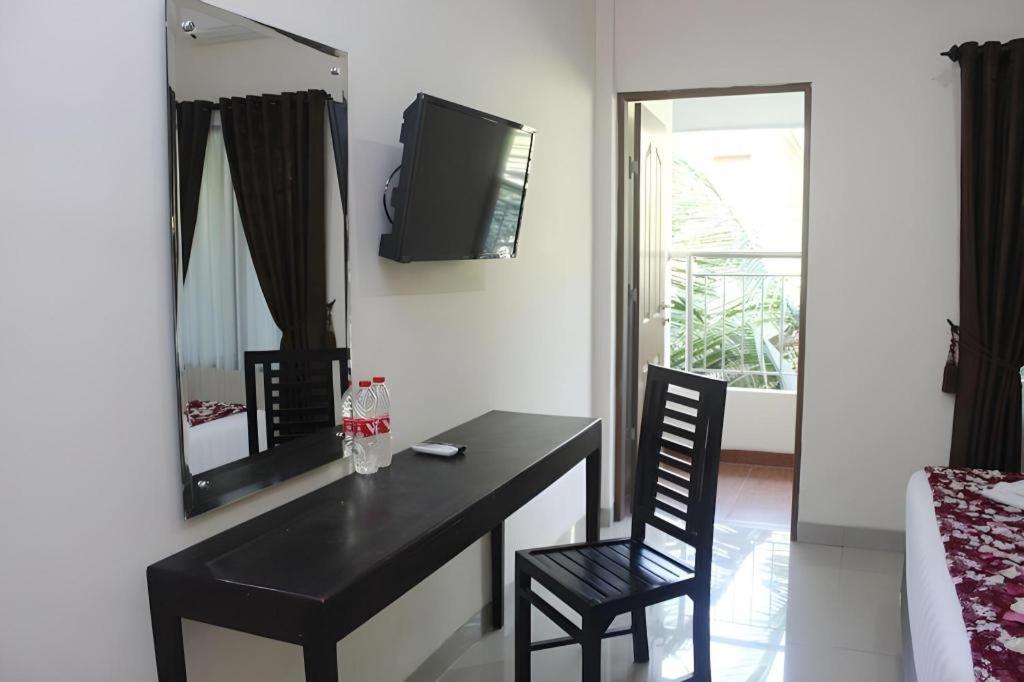 Malioboro Garden Hotel Джокякарта Екстериор снимка