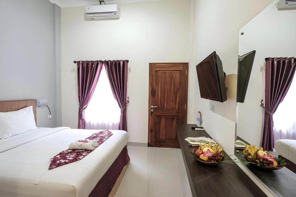 Malioboro Garden Hotel Джокякарта Екстериор снимка