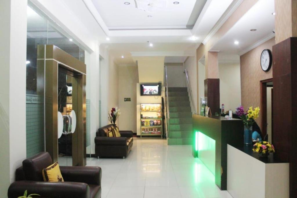 Malioboro Garden Hotel Джокякарта Екстериор снимка