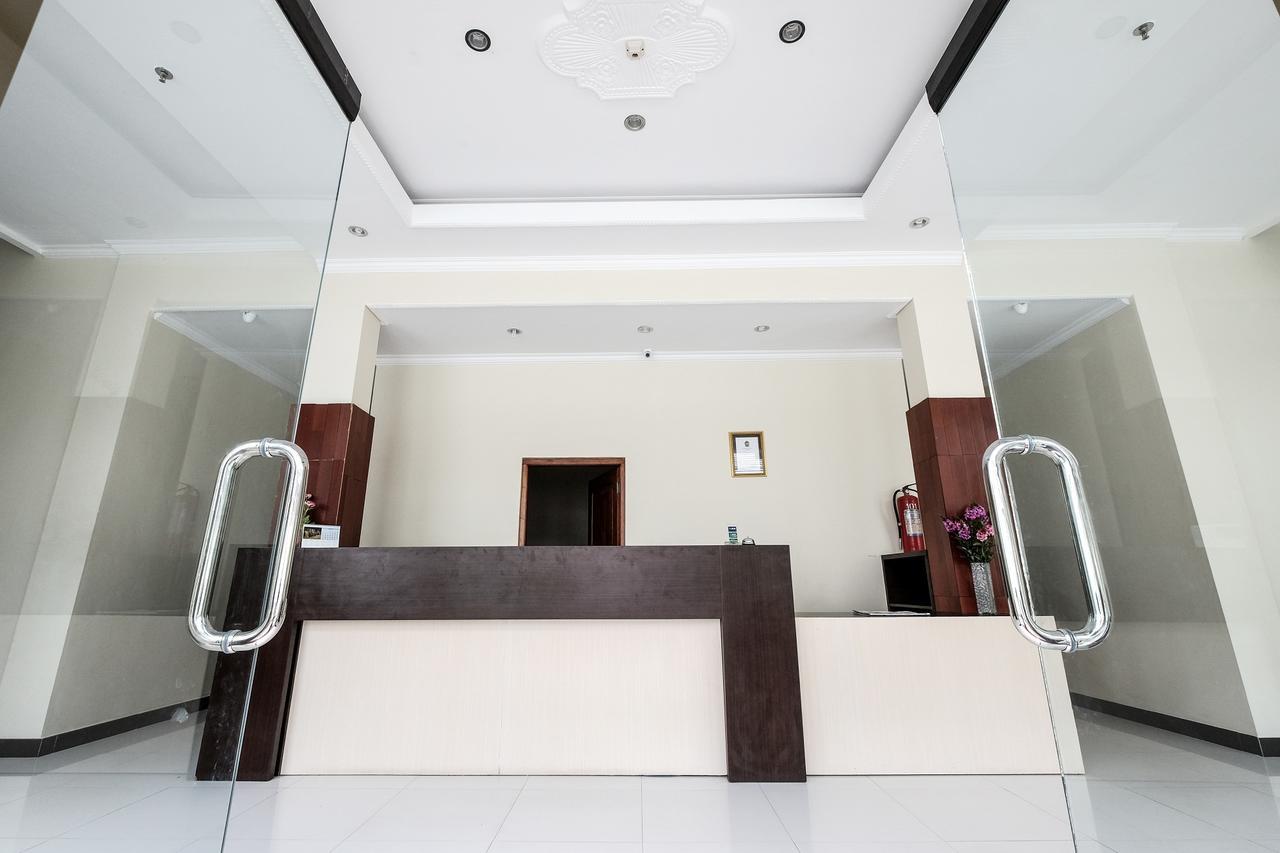 Malioboro Garden Hotel Джокякарта Екстериор снимка